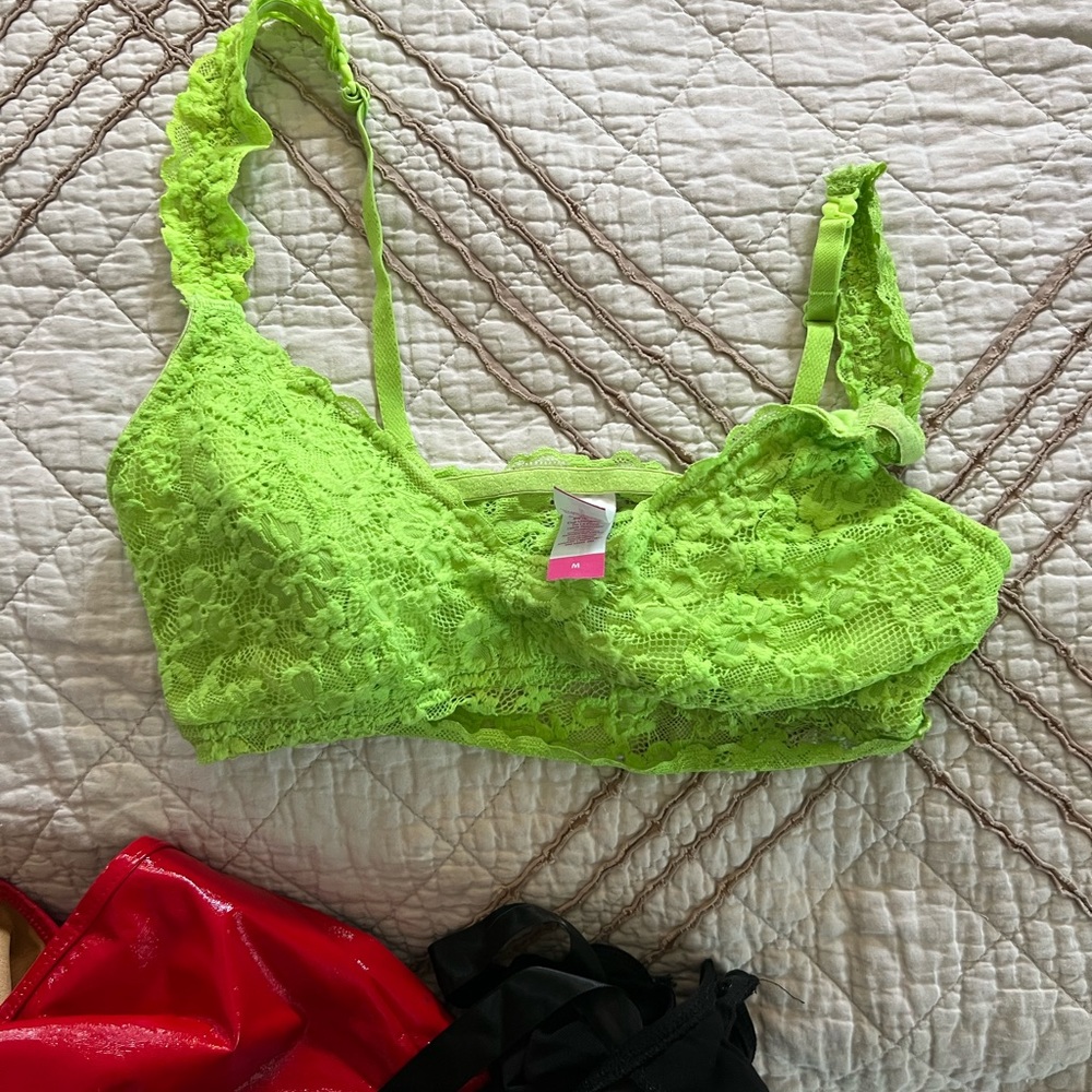 3 bralettes